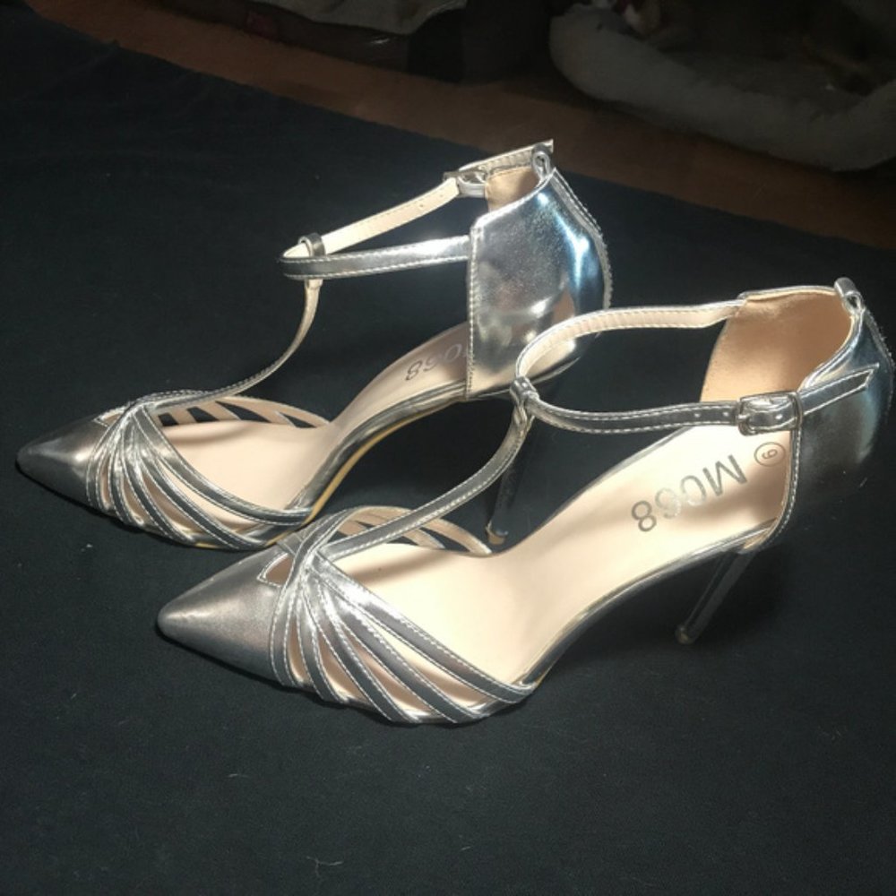 M068 Parker silver heels NIB size 9 New - Picture 4 of 7